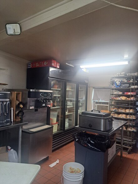 More Photos Of 500 W North St, Enterprise Restaurant For Sale