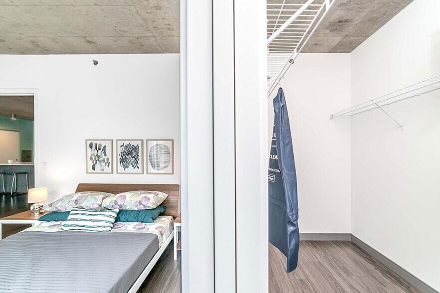 More Photos Of 215 W Lake St, Chicago Apartments For Lease