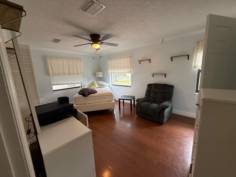 Primary Photo Of 39106 Grays Airport Rd, Lady Lake Assisted Living For Sale