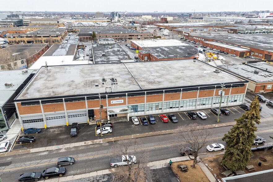 More Photos Of 5745 Rue Paré, Mt Royal Manufacturing For Lease
