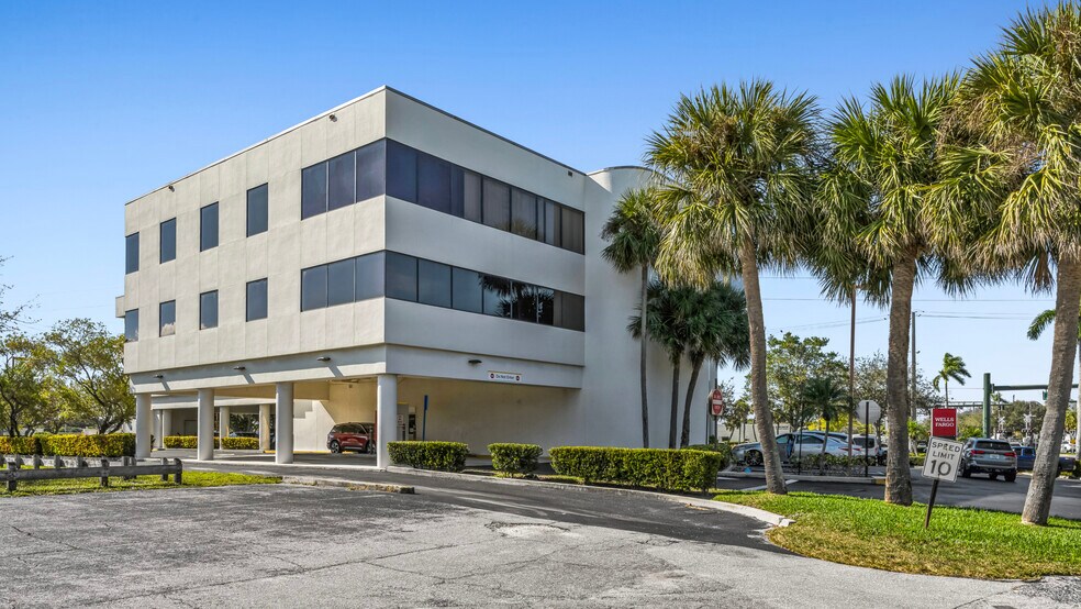 More Photos Of 250 Tequesta Dr, Tequesta Office For Sale