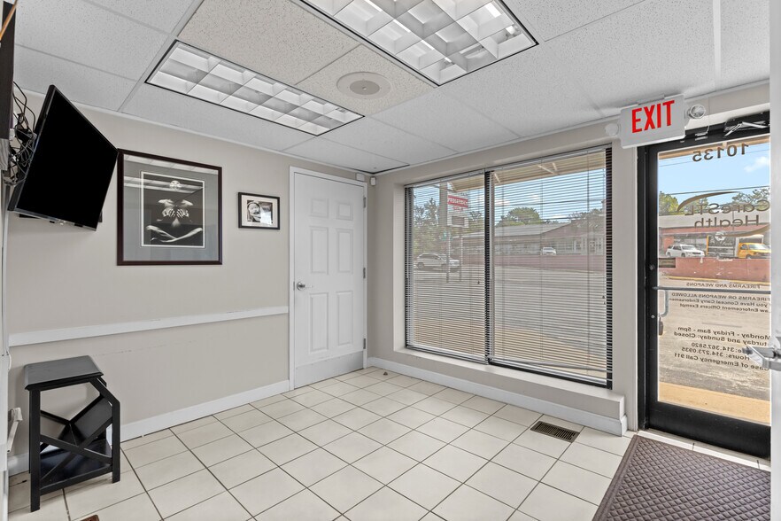 More Photos Of 10131-10137 West Florissant Ave, Saint Louis Office For Sale