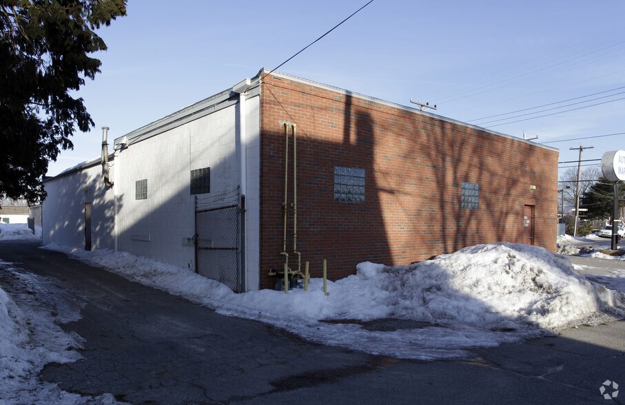 More Photos Of 1108 Park Ave, Cranston Auto Repair For Lease