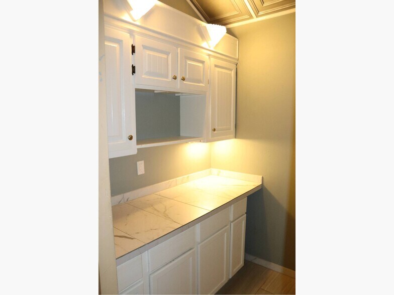 More Photos Of , Green Bay General Retail For Sale