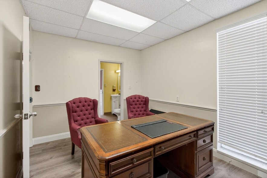 More Photos Of 2039 Indian Rocks Rd, Largo Medical For Sale