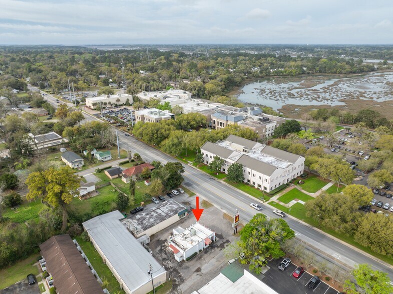 More Photos Of 111 Ribaut Rd, Beaufort General Retail For Sale
