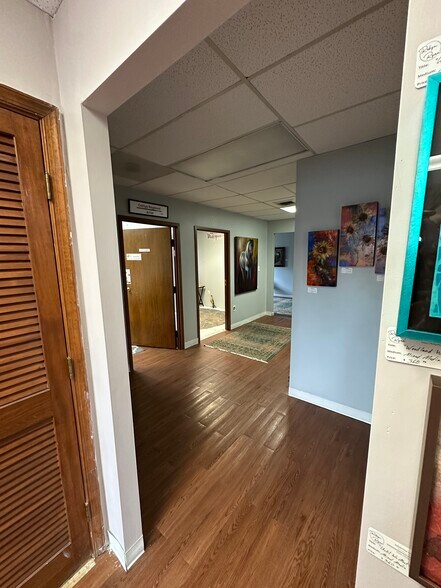 More Photos Of 8951-8971 Center St, Manassas Storefront Retail Office For Lease