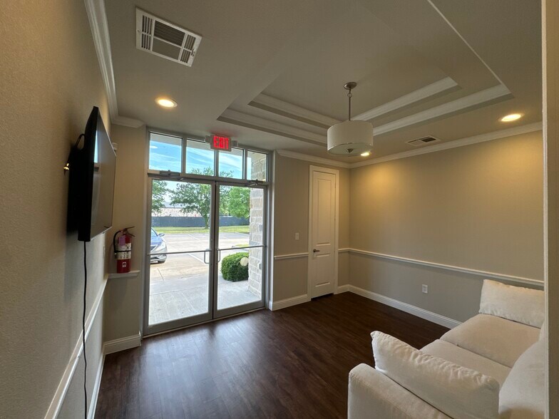 More Photos Of 1402 S Custer Rd, McKinney Office For Lease
