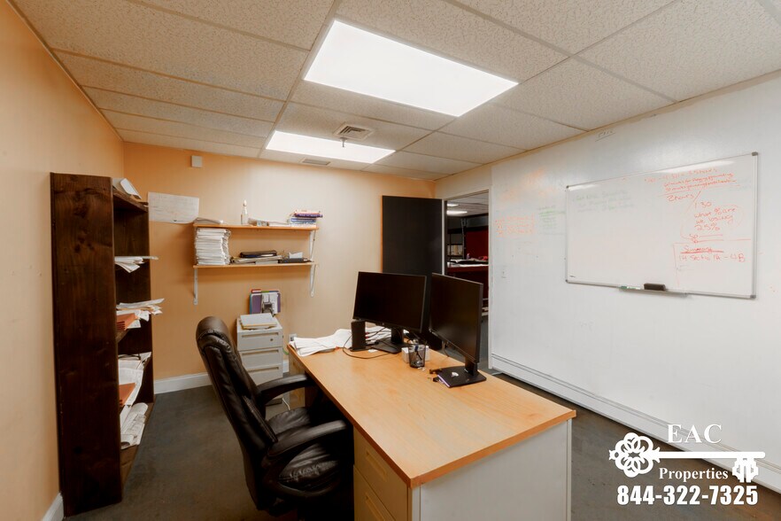 More Photos Of 20 Crescent St, Stamford Warehouse For Sale
