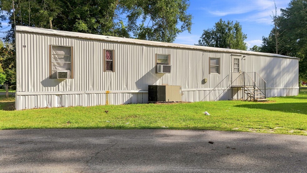 More Photos Of 33 E Peeler Ave, Lakeland Manufactured Housing Mobile Home Park For Sale