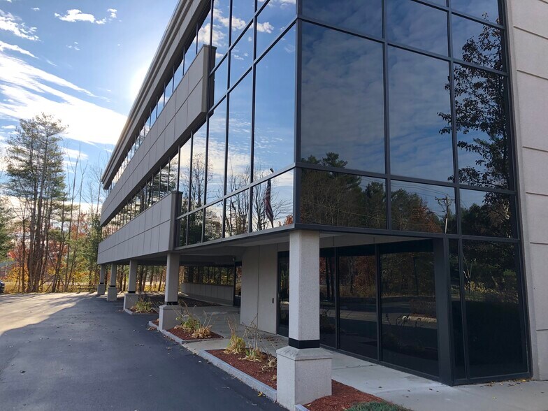 More Photos Of 1 Northeastern Blvd, Salem Office For Lease