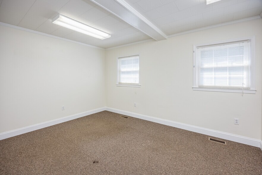 More Photos Of 211 Kershaw St, Cheraw Medical For Sale