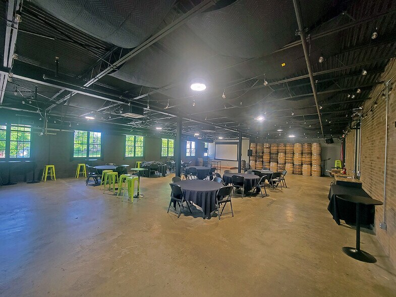 More Photos Of , Collinsville General Retail For Sale