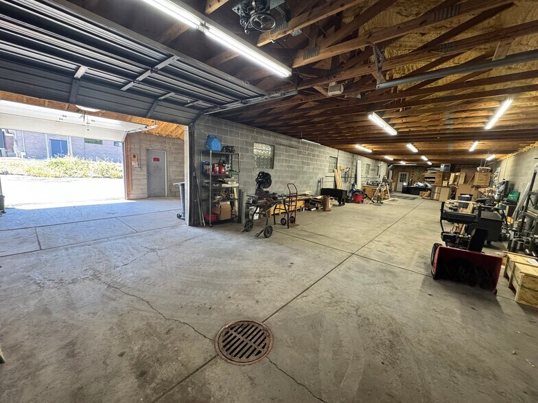 More Photos Of 1583 Niagara St, Buffalo Freestanding For Sale