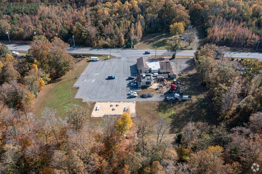 More Photos Of 7670 Hawthorne Rd, La Plata Bar For Sale