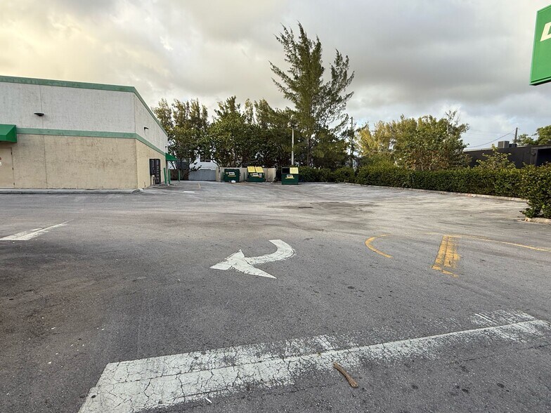More Photos Of 1255 NW 103rd St, Miami Freestanding For Lease