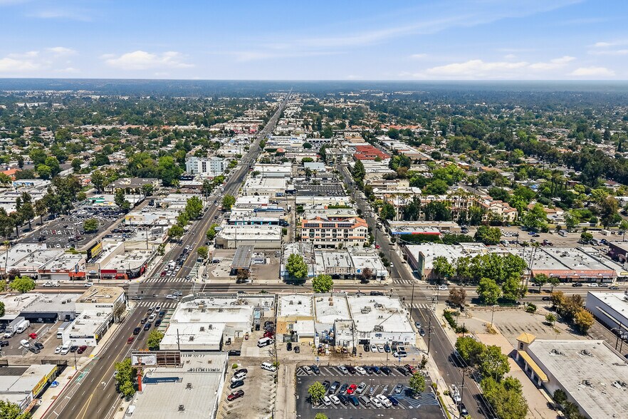 More Photos Of , Reseda General Retail For Sale