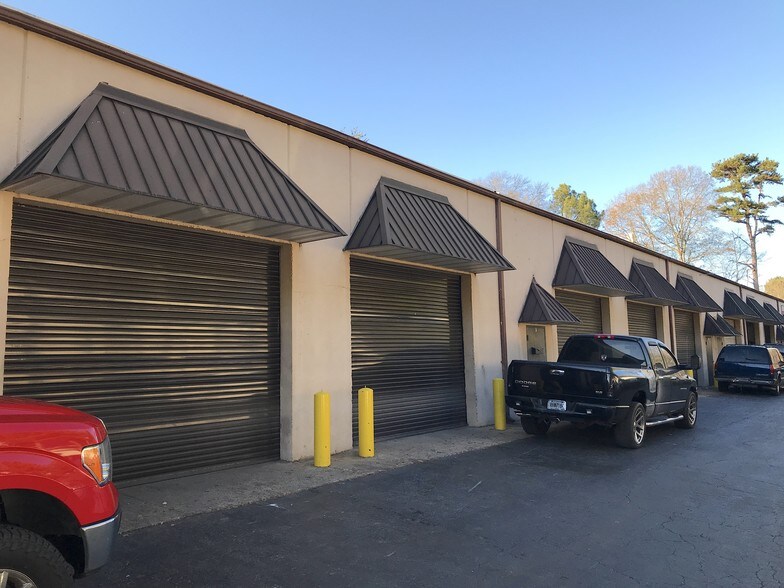 More Photos Of 670 Houze Way, Roswell Freestanding For Lease