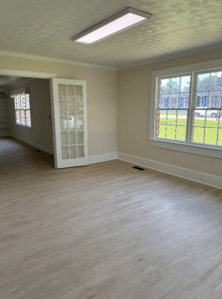 More Photos Of 506 General Courtney Hodges Blvd, Perry Coworking Space