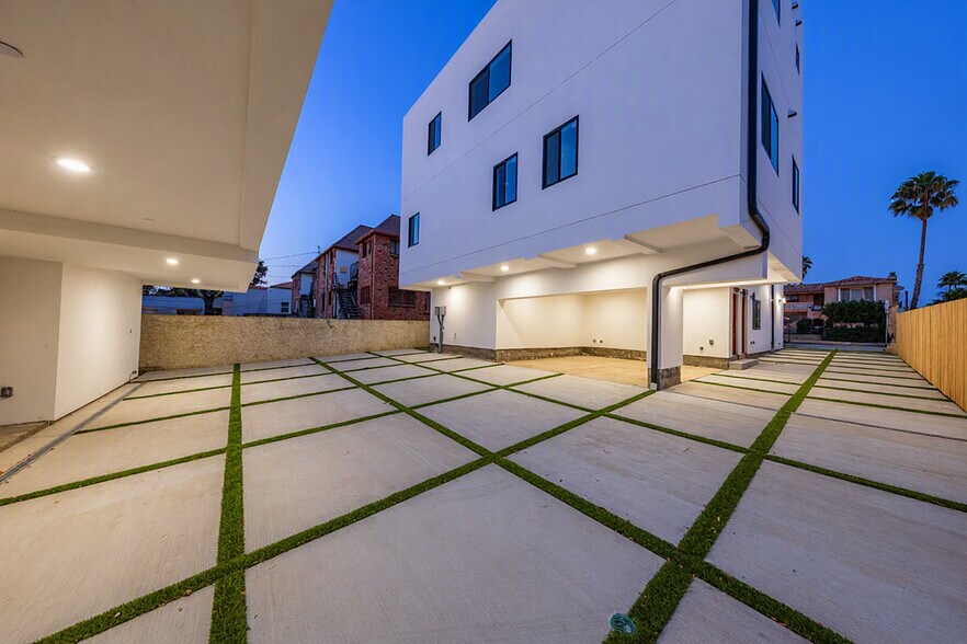 More Photos Of 1259 S Longwood Ave, Los Angeles Apartments For Sale