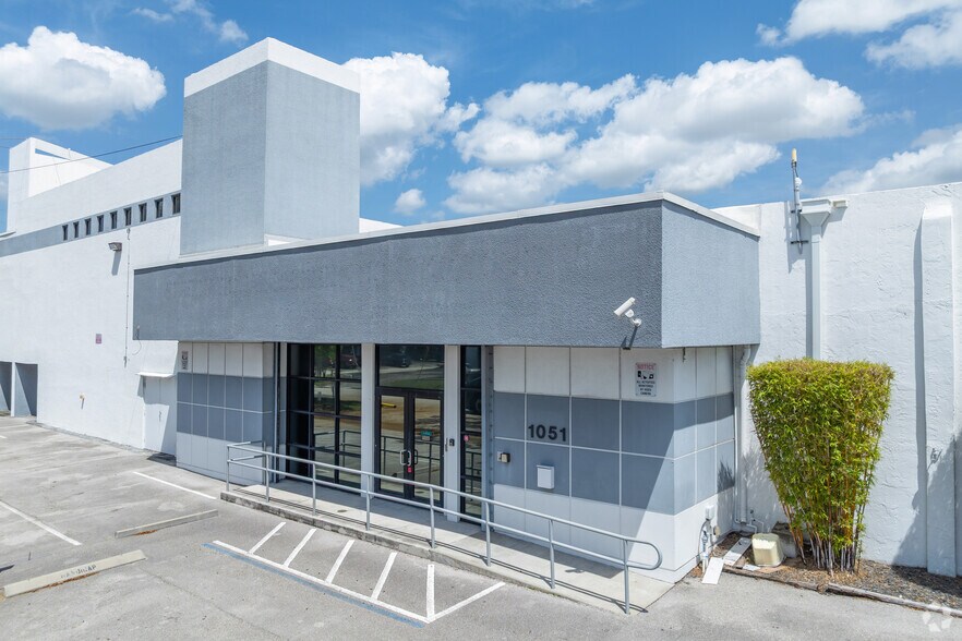 More Photos Of 1051 NW 3rd St, Hallandale Distribution For Lease