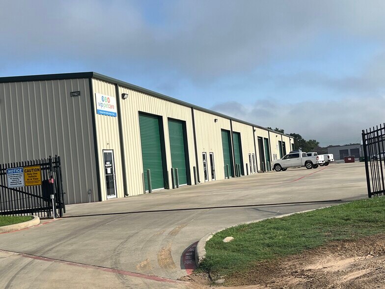 More Photos Of 21627 Rhodes Rd, Spring Warehouse For Lease