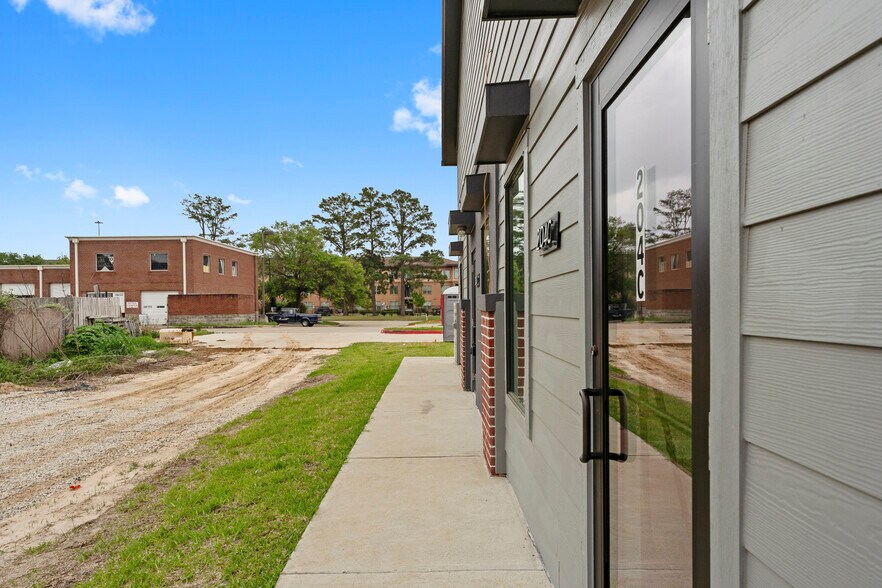 More Photos Of 11606 Westlock Dr, Tomball Medical For Sale