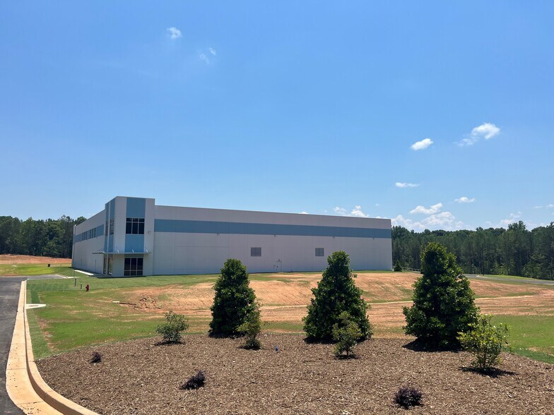 More Photos Of 1221 Progress Blvd, Elberton Manufacturing For Sale