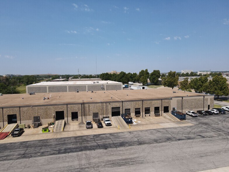More Photos Of 4130-4150 Will Rogers Pky, Oklahoma City Warehouse For Lease