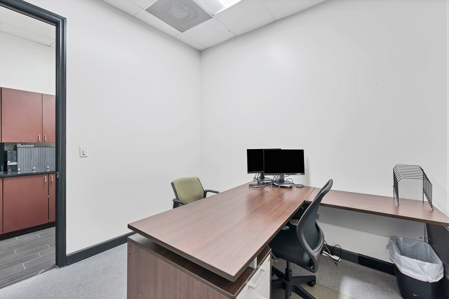 More Photos Of 1717 E 5th Ave, Tampa Warehouse For Sale