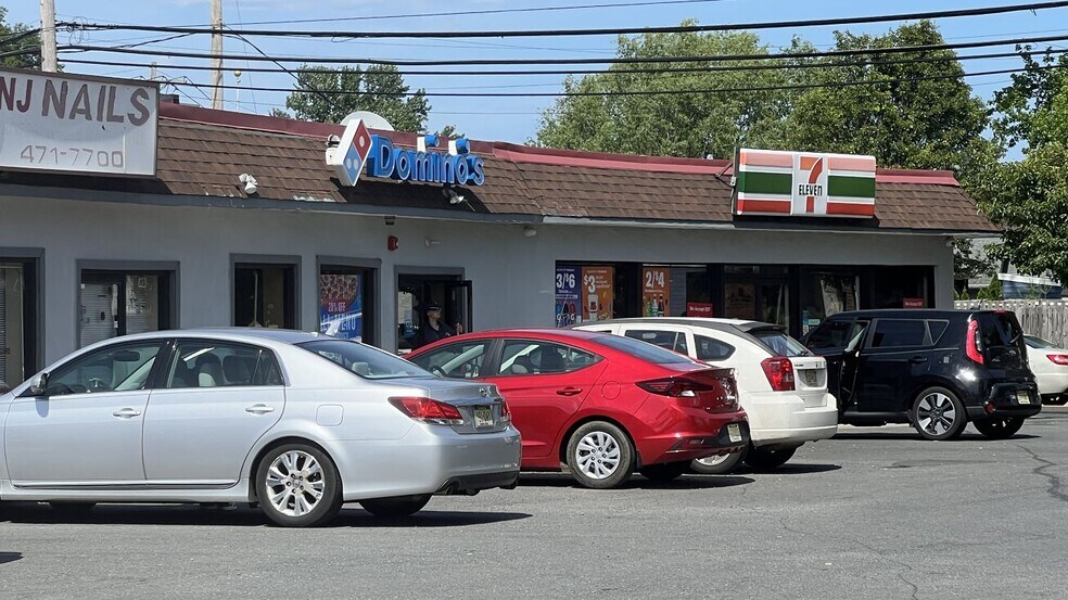 More Photos Of 319 Main St, Keansburg Freestanding For Lease