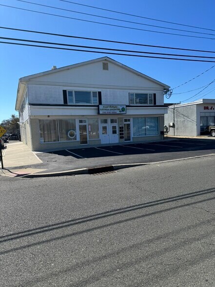More Photos Of 606 Ocean Rd, Point Pleasant Light Distribution For Lease