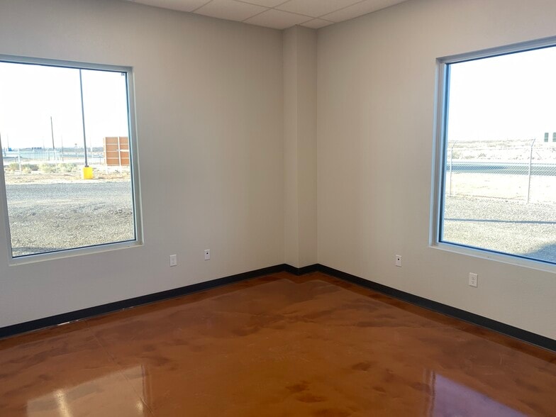 More Photos Of 228 US Highway 285, Pecos Warehouse For Lease