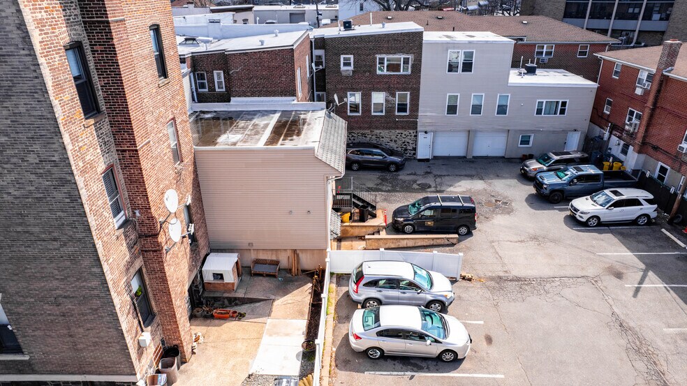 More Photos Of 390 Fairview Ave, Fairview Apartments For Sale