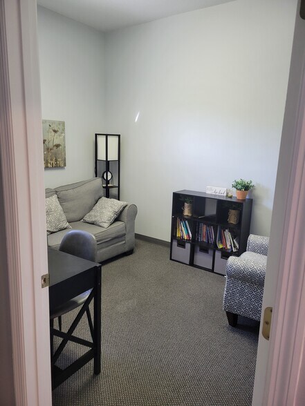 More Photos Of 9030 58th Dr E, Bradenton Medical For Lease