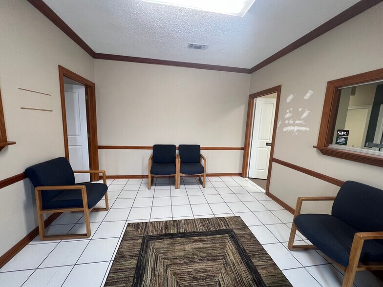 More Photos Of 8989 Interline Ave, Baton Rouge Office For Sale