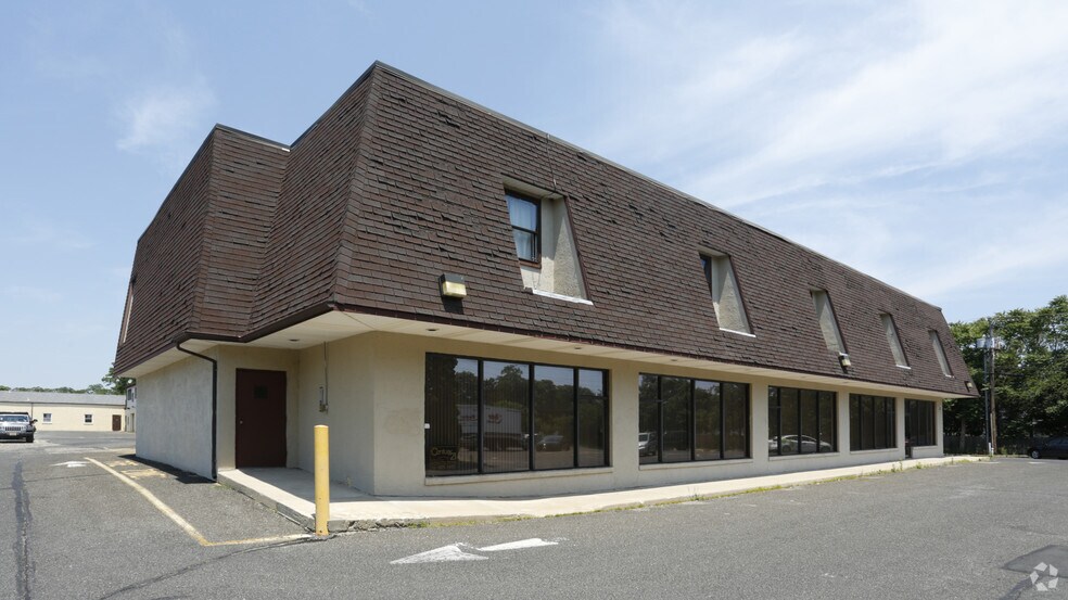 More Photos Of 2400 Belmar Blvd, Belmar Light Distribution For Lease