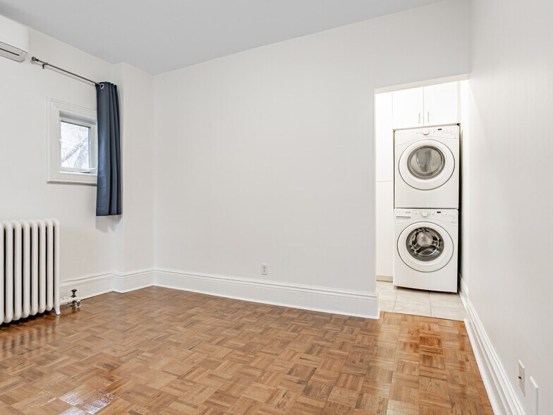 More Photos Of 24 Webster Av, Toronto Apartments For Sale