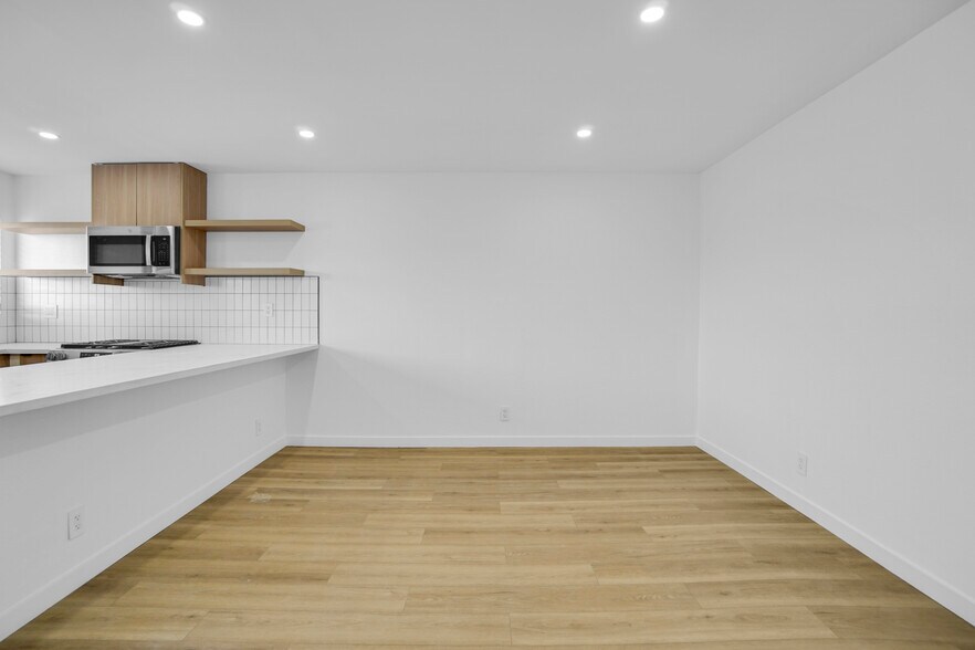 More Photos Of 12527 Cranbrook Ave, Hawthorne Apartments For Sale