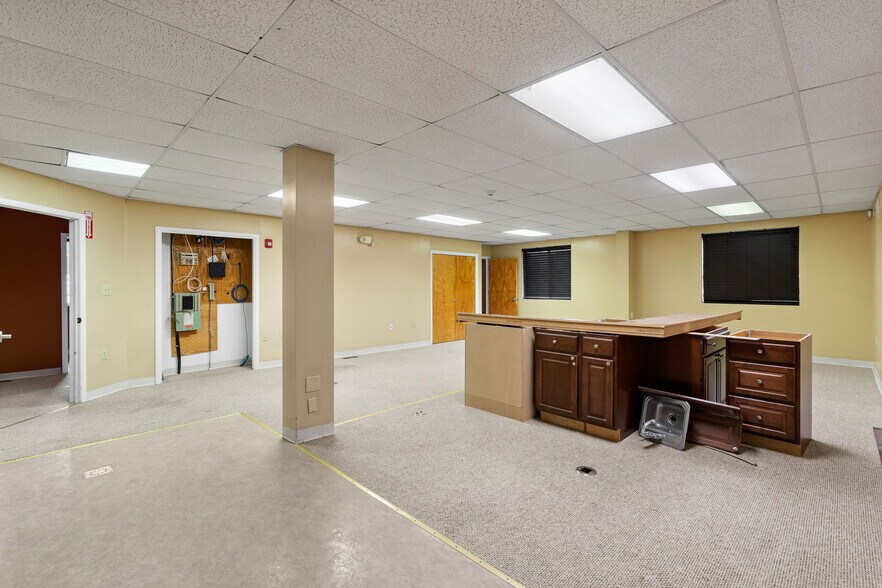 More Photos Of 4 Corwin Ct, Newburgh Medical For Sale