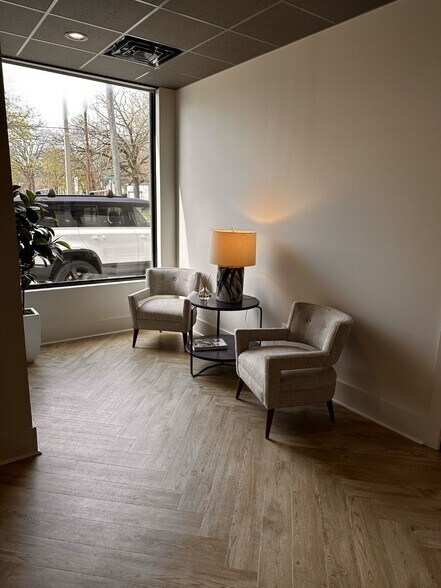 More Photos Of 4924 Kavanaugh Blvd, Little Rock Bank For Sale