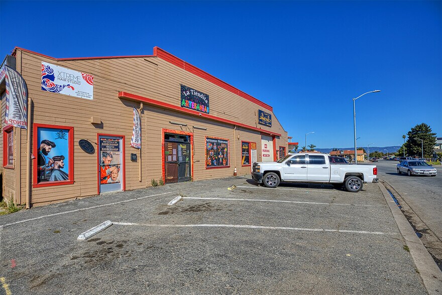 More Photos Of 74-82 Porter Dr, Watsonville Warehouse For Sale