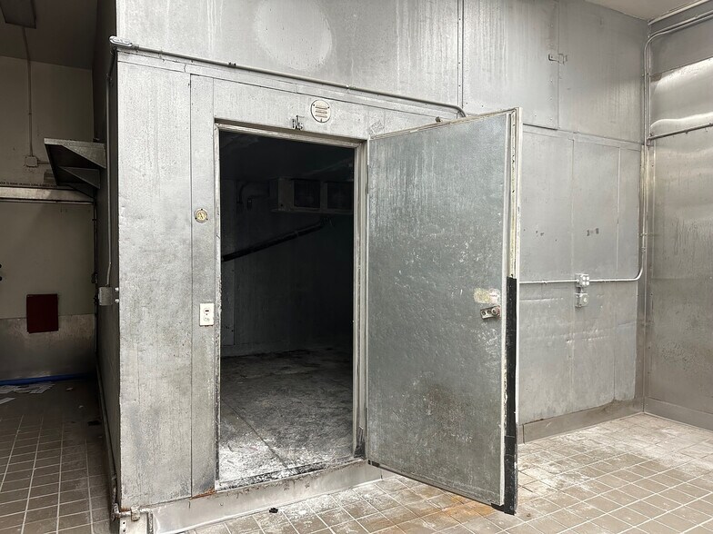 More Photos Of 1882-1890 W Washington Blvd, Los Angeles Storefront Retail Office For Sale