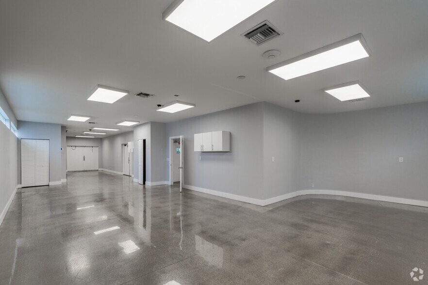 More Photos Of 164 W Royal Palm Rd, Boca Raton Office Residential For Lease