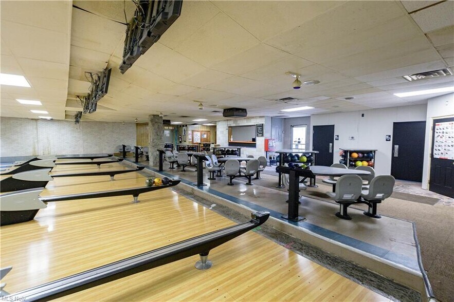 More Photos Of 592 6th St NW, Carrollton Bowling Alley For Sale
