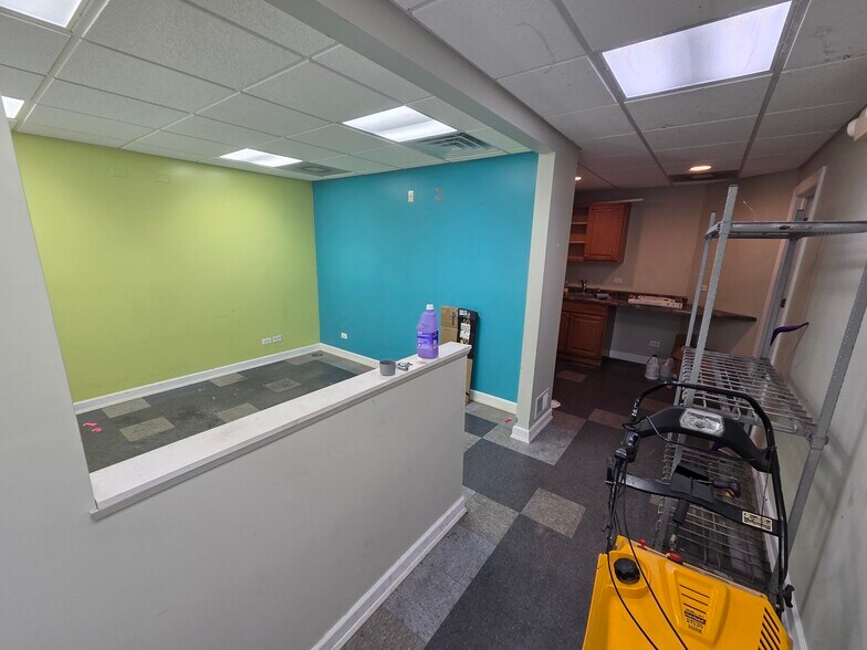 More Photos Of 21757 S Center Ave, New Lenox Warehouse For Lease