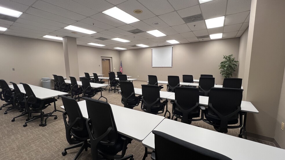 More Photos Of 2402 Wildwood Ave, North Little Rock Office For Sale