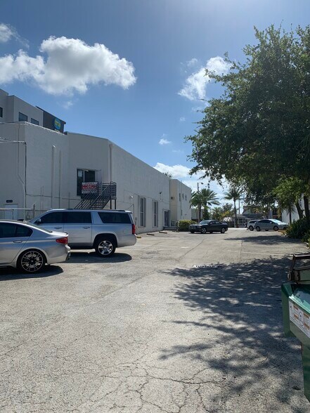 More Photos Of 45-56 N Federal Hwy, Dania Beach, Dania Beach Storefront Retail Office For Sale