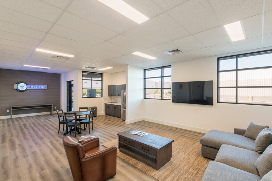 More Photos Of 2007 S Saturn Way, Boise Warehouse For Lease