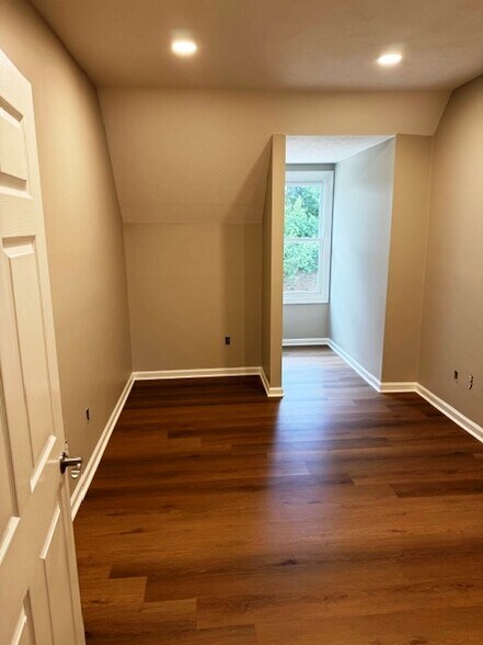 More Photos Of 710 Avignon Dr, Ridgeland Medical For Sale